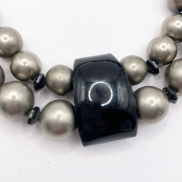 Vintage black and gray silver tone chunky beaded collar necklace - Picture 8 of 10